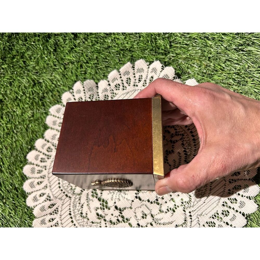 Vintage Wood & Brass Bombay Company Box with Emblem Classic Style - Picture 5 of 7